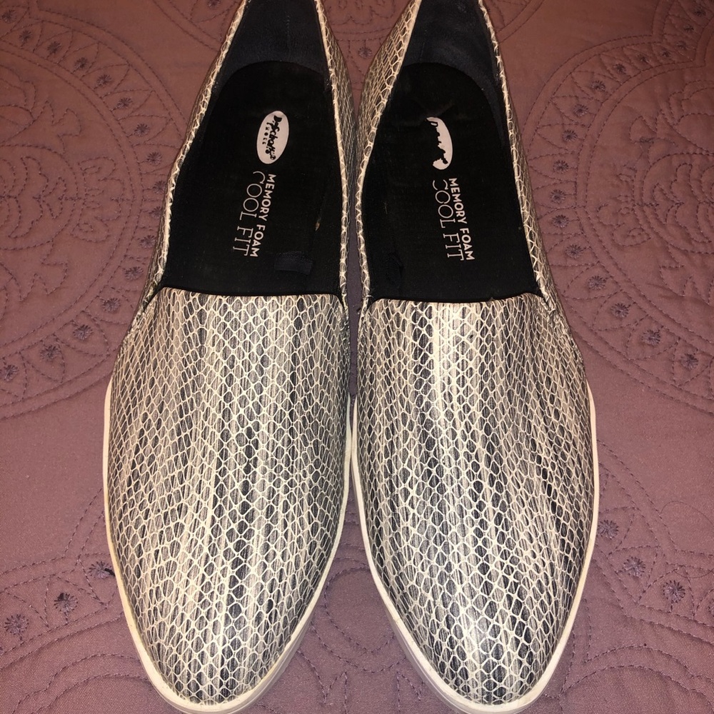Dr. Scholls sneakers